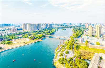    水綠相映入畫屏 生態(tài)宜居幸福城