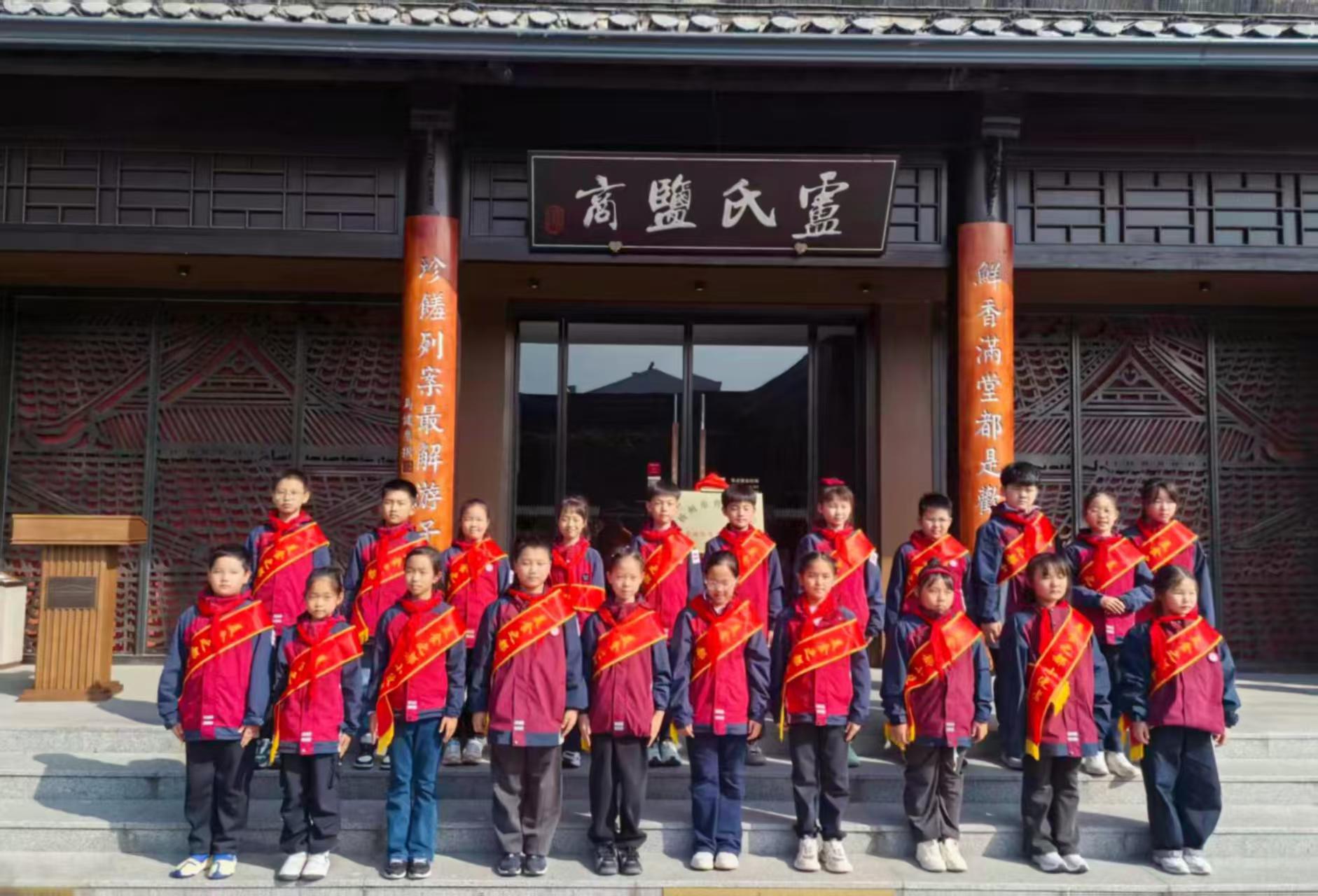 1761706465983126.jpg e68fa34a9d80531a769121d5ea15f23.jpg